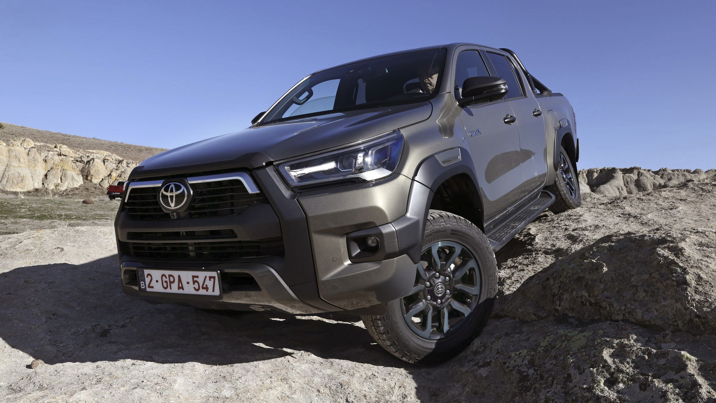 Toyota Hilux Hybrid - front